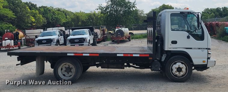 image for item L1341 2007 Isuzu NQR  flatbed truck