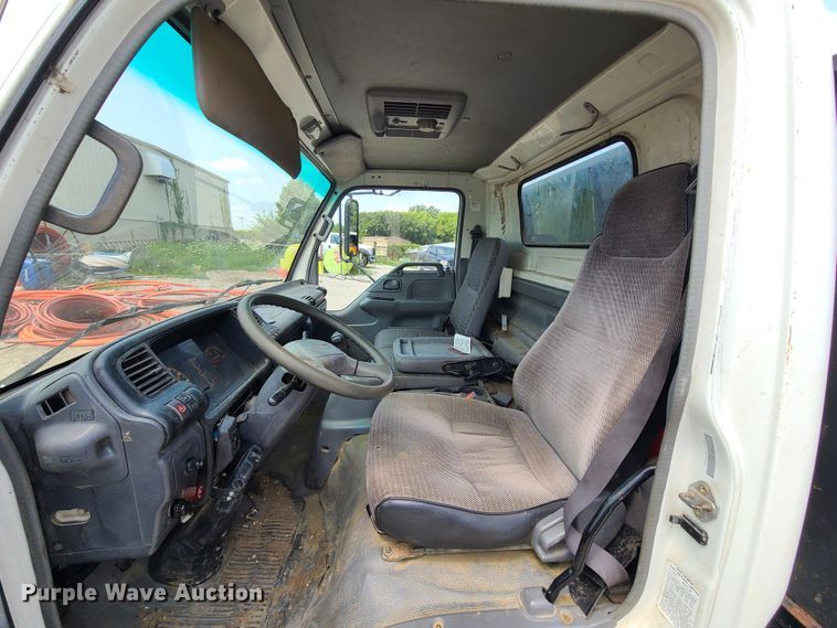 image for item L1341 2007 Isuzu NQR  flatbed truck