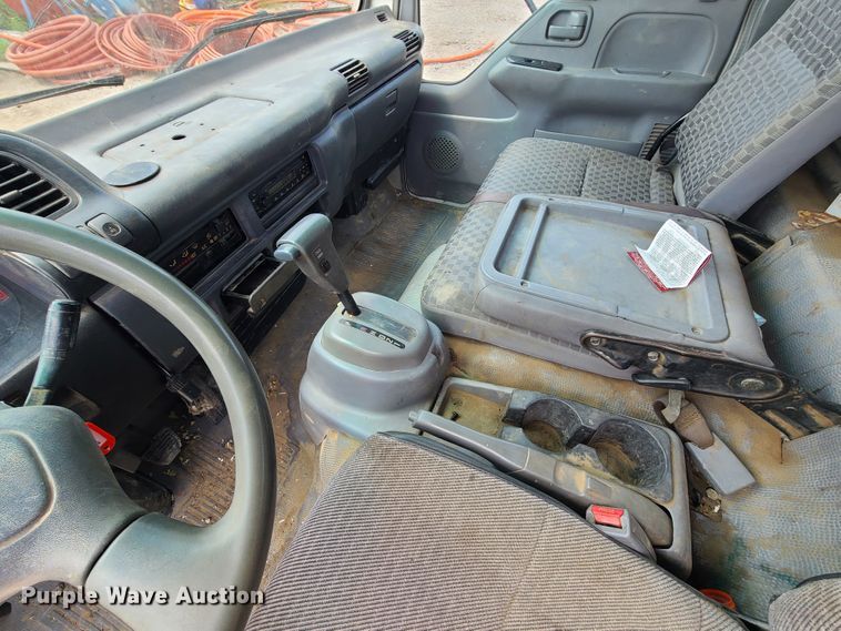 image for item L1341 2007 Isuzu NQR  flatbed truck