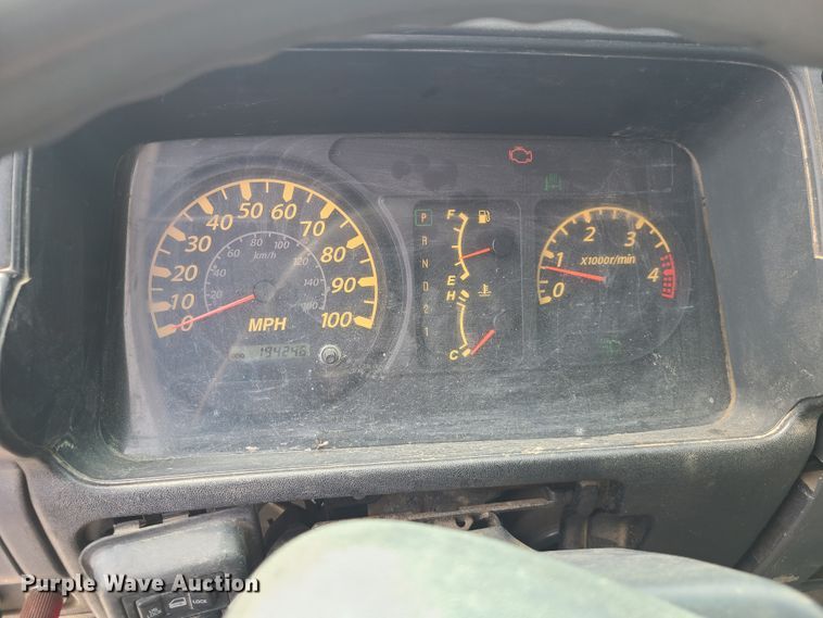 image for item L1341 2007 Isuzu NQR  flatbed truck