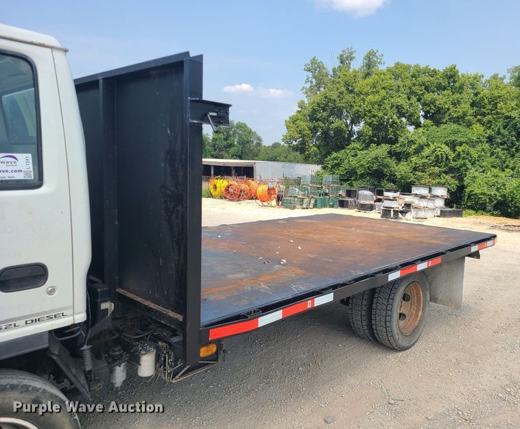 image for item L1341 2007 Isuzu NQR  flatbed truck