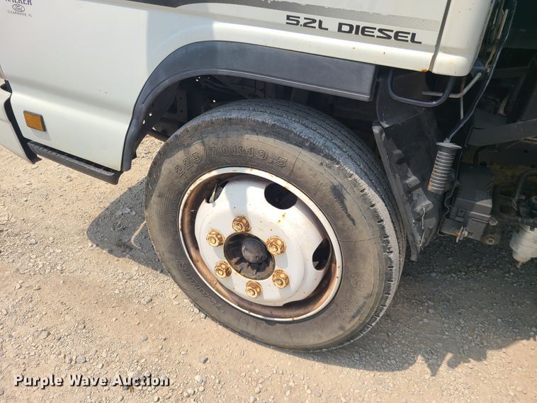 image for item L1341 2007 Isuzu NQR  flatbed truck