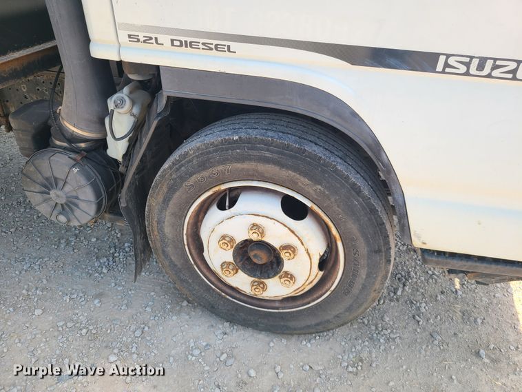 image for item L1341 2007 Isuzu NQR  flatbed truck