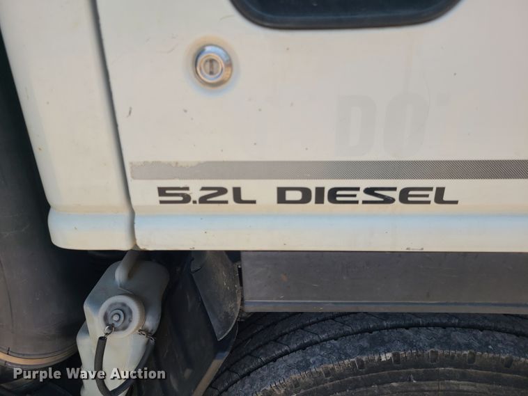 image for item L1341 2007 Isuzu NQR  flatbed truck