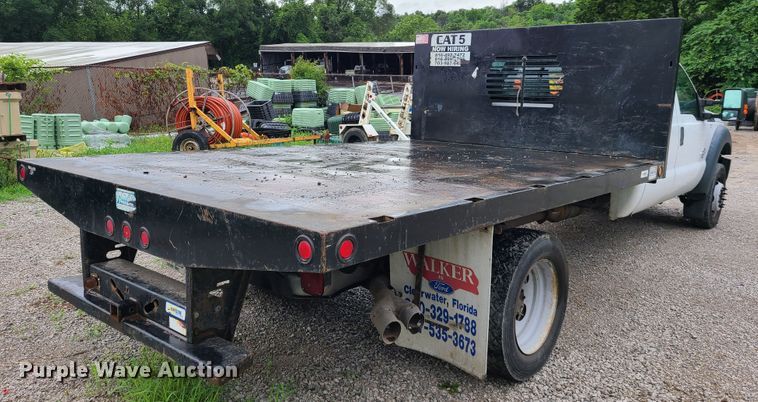 image for item L1342 2015 Ford F450 Super Duty  Crew Cab  flatbed truck