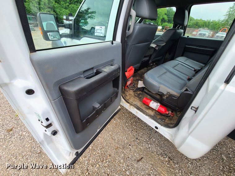 image for item L1342 2015 Ford F450 Super Duty  Crew Cab  flatbed truck