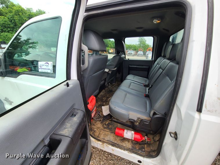 image for item L1342 2015 Ford F450 Super Duty  Crew Cab  flatbed truck