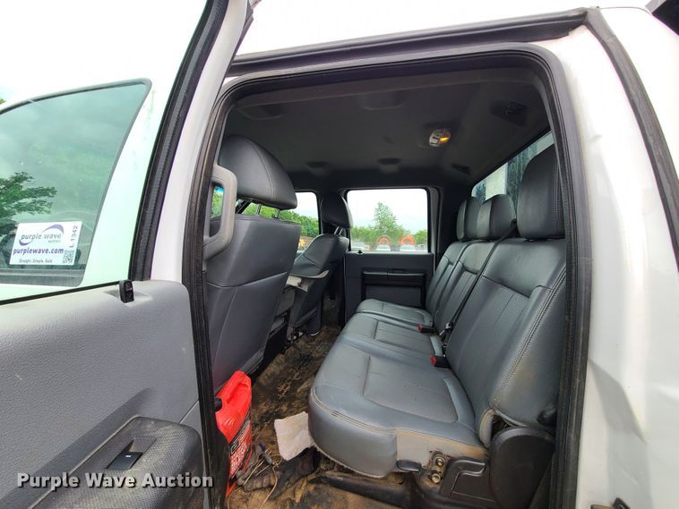 image for item L1342 2015 Ford F450 Super Duty  Crew Cab  flatbed truck