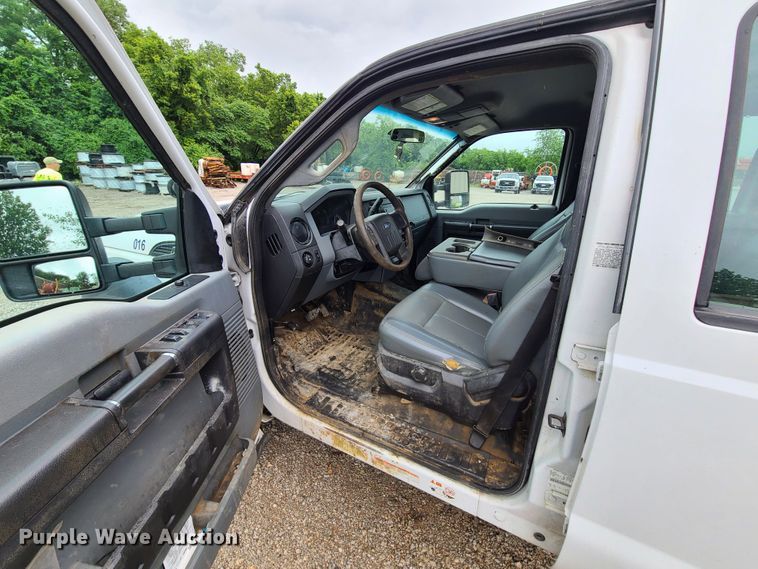 image for item L1342 2015 Ford F450 Super Duty  Crew Cab  flatbed truck