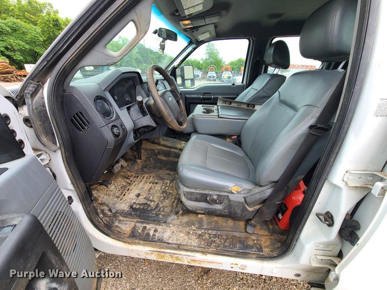 image for item L1342 2015 Ford F450 Super Duty  Crew Cab  flatbed truck