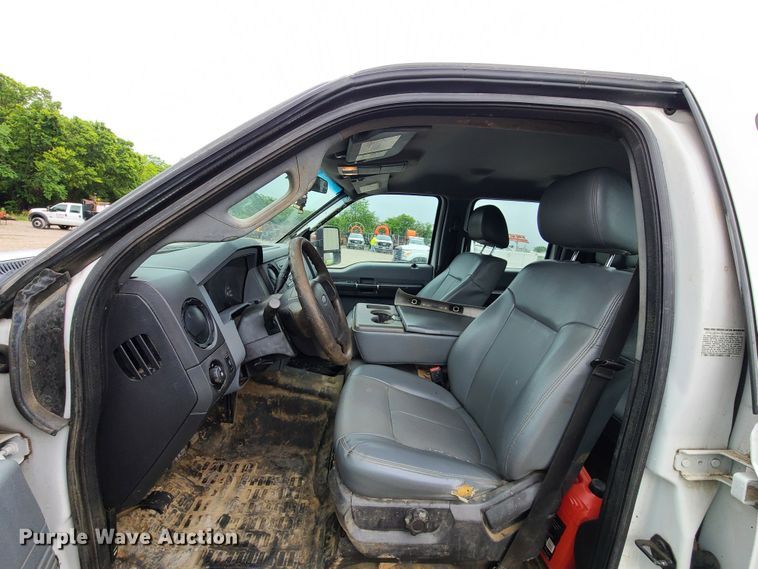 image for item L1342 2015 Ford F450 Super Duty  Crew Cab  flatbed truck