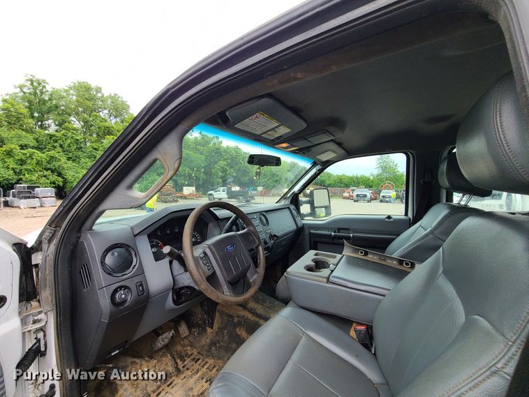 image for item L1342 2015 Ford F450 Super Duty  Crew Cab  flatbed truck