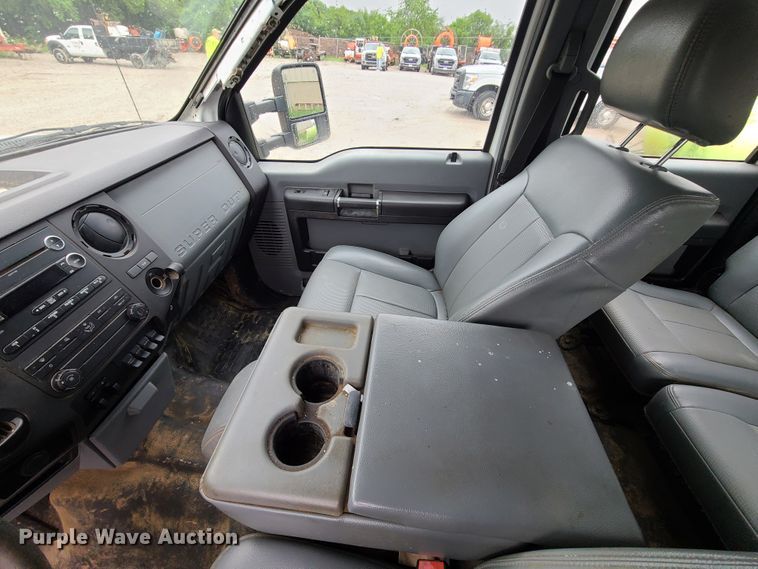 image for item L1342 2015 Ford F450 Super Duty  Crew Cab  flatbed truck