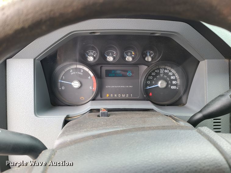 image for item L1342 2015 Ford F450 Super Duty  Crew Cab  flatbed truck