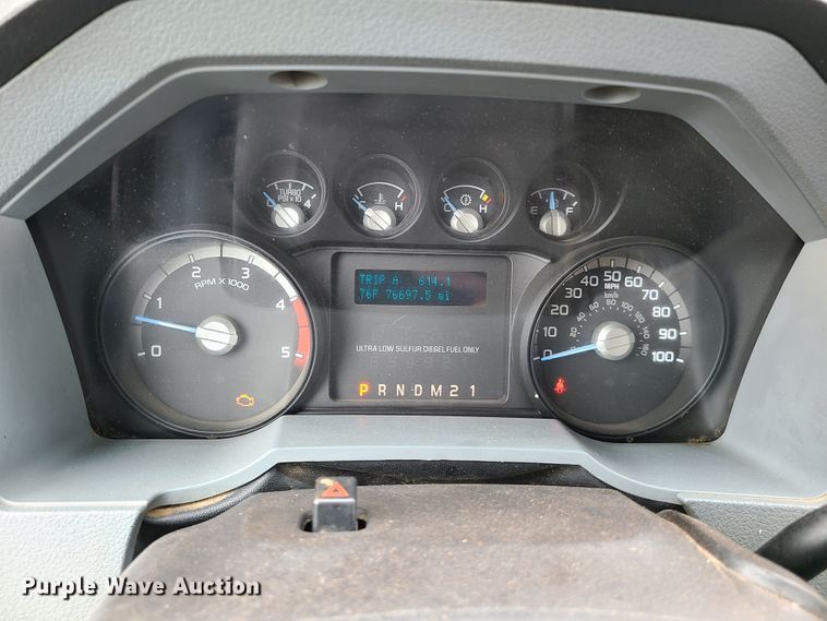 image for item L1342 2015 Ford F450 Super Duty  Crew Cab  flatbed truck