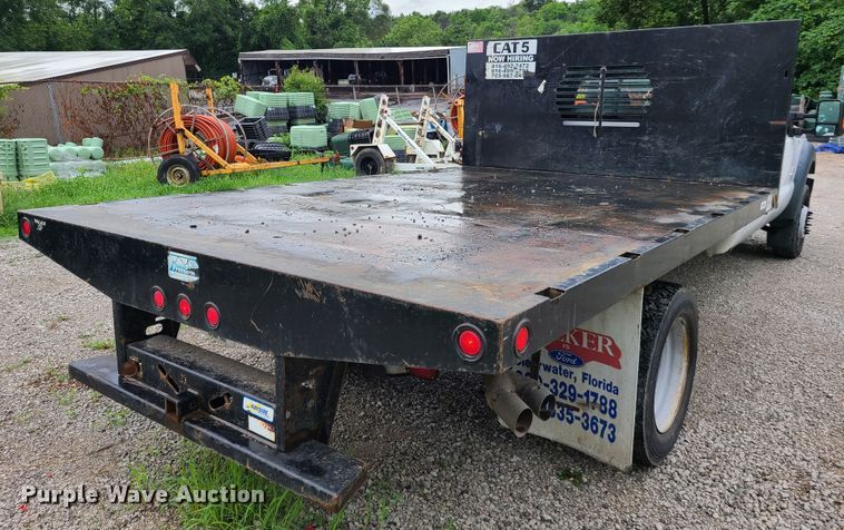 image for item L1342 2015 Ford F450 Super Duty  Crew Cab  flatbed truck
