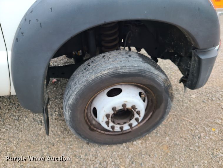 image for item L1342 2015 Ford F450 Super Duty  Crew Cab  flatbed truck