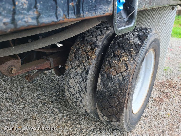 image for item L1342 2015 Ford F450 Super Duty  Crew Cab  flatbed truck