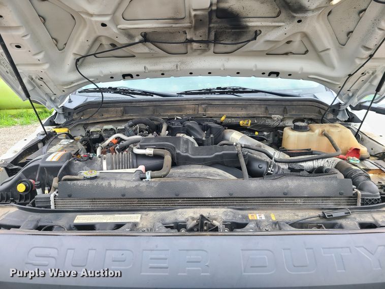 image for item L1342 2015 Ford F450 Super Duty  Crew Cab  flatbed truck