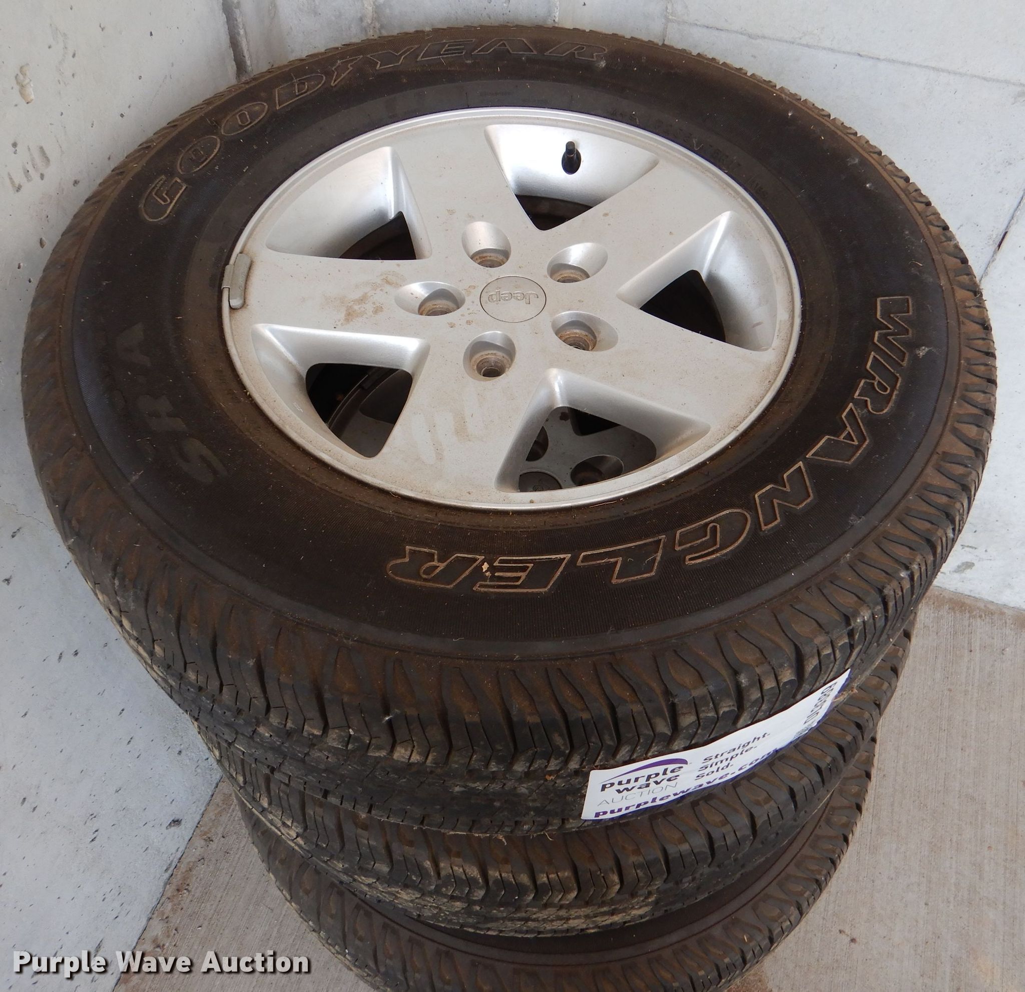 (4) wheels and tires in Lenexa, KS Item DL3389 sold Purple Wave