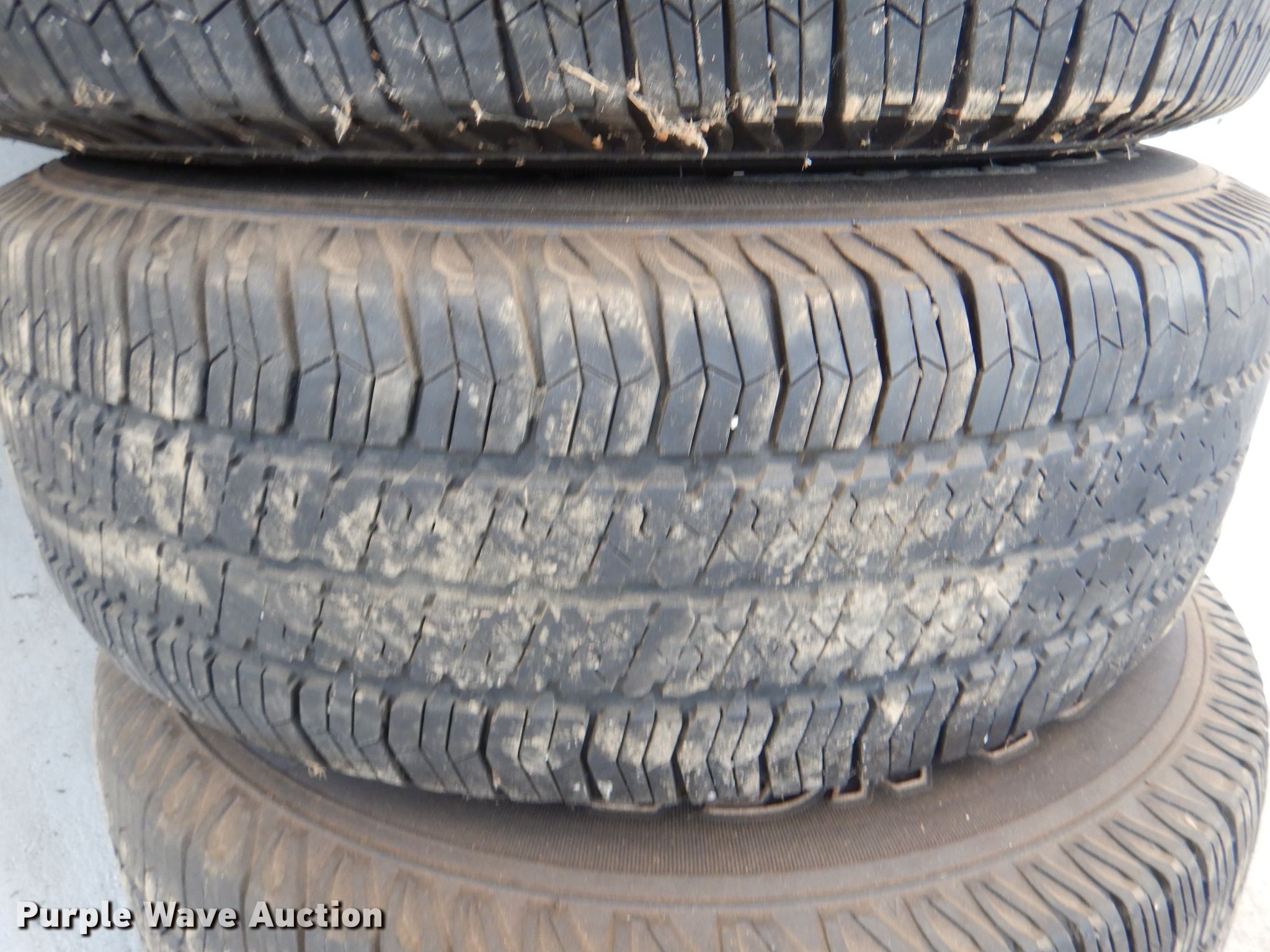 (4) wheels and tires in Lenexa, KS Item DL3389 sold Purple Wave