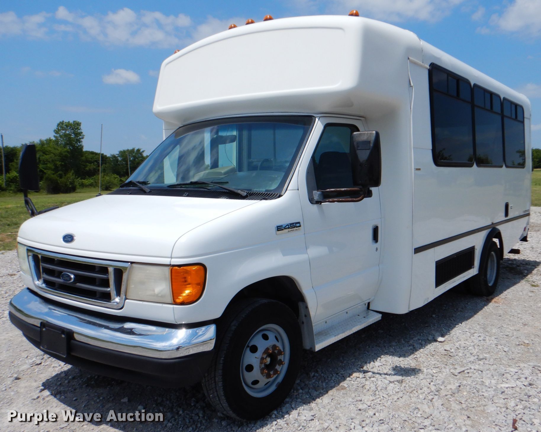 2006 Ford E450 Super Duty shuttle bus in Collinsville, OK Item HT9310