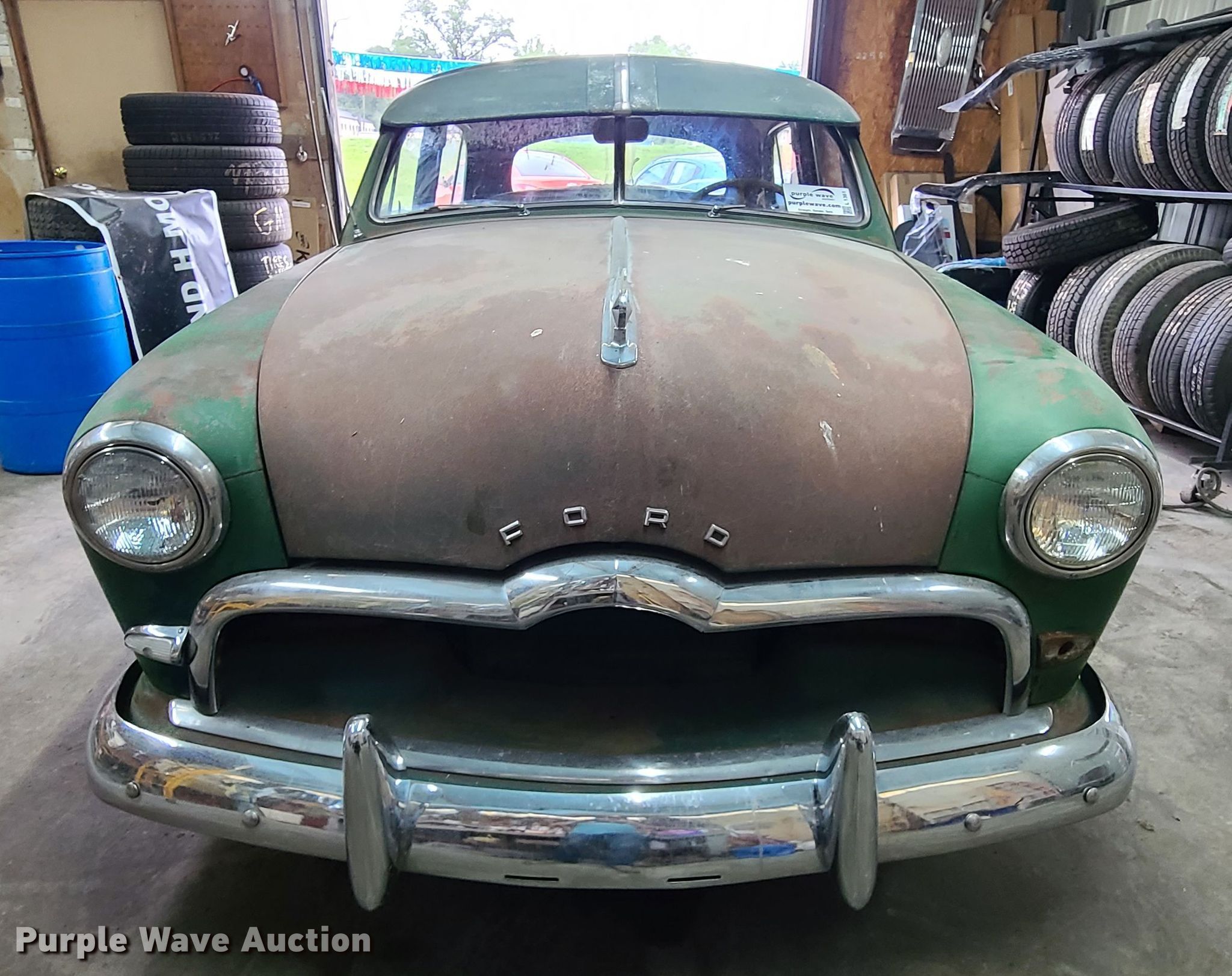 1949 Ford sedan in Buckner, MO Item L1361 sold Purple Wave