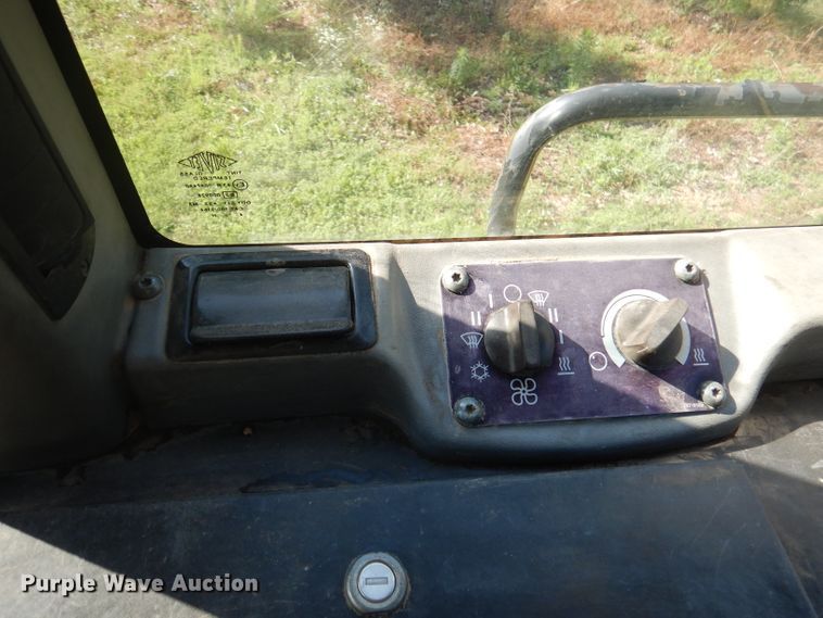 image for item DA5328 2005 Caterpillar 963C  track loader