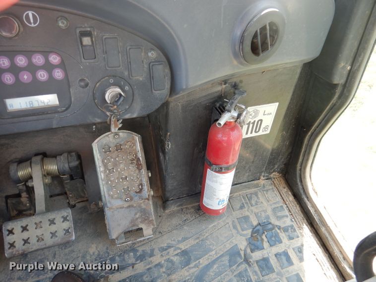 image for item DA5328 2005 Caterpillar 963C  track loader