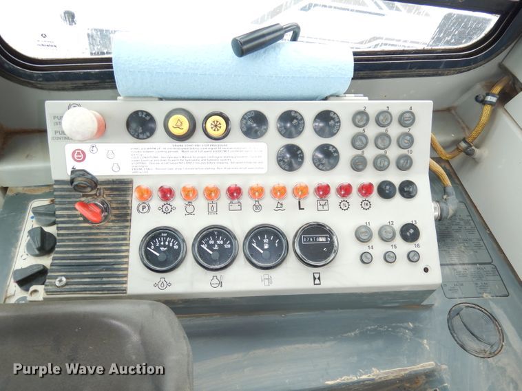 image for item DG0697 2005 John Deere 755C Series II  track loader