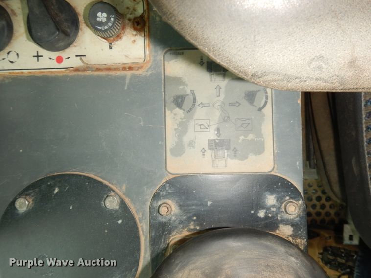 image for item DG0697 2005 John Deere 755C Series II  track loader