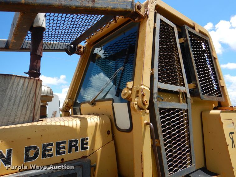 image for item DH7258 1981 John Deere 750E  dozer