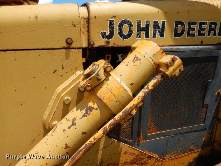 image for item DH7258 1981 John Deere 750E  dozer