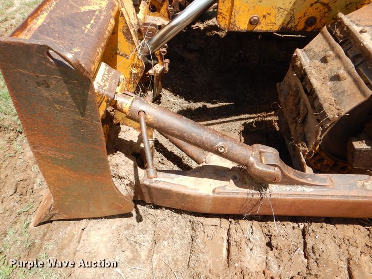 image for item DH7258 1981 John Deere 750E  dozer