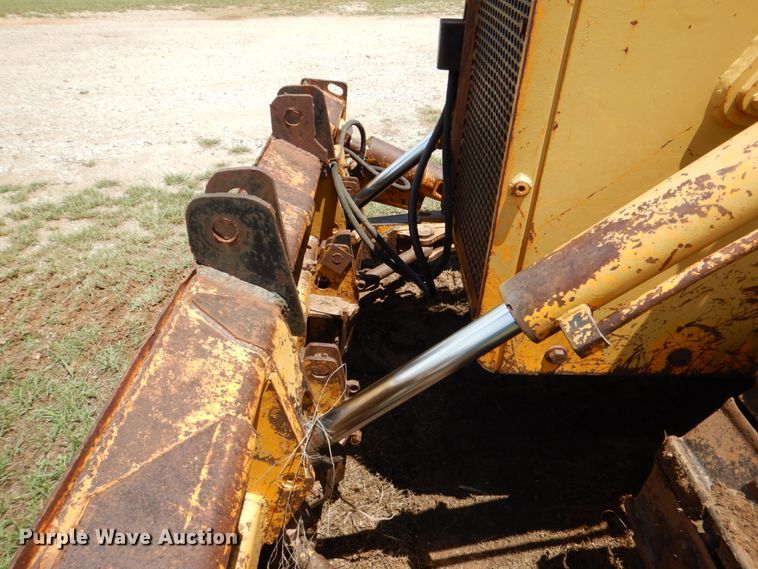 image for item DH7258 1981 John Deere 750E  dozer