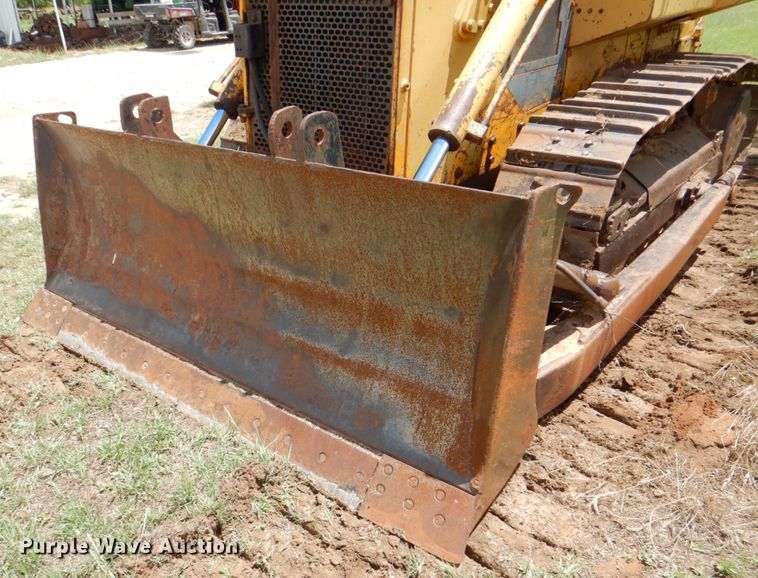 image for item DH7258 1981 John Deere 750E  dozer
