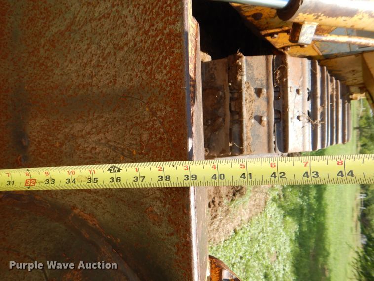 image for item DH7258 1981 John Deere 750E  dozer