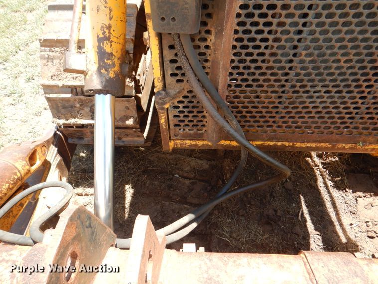 image for item DH7258 1981 John Deere 750E  dozer