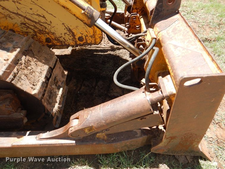 image for item DH7258 1981 John Deere 750E  dozer