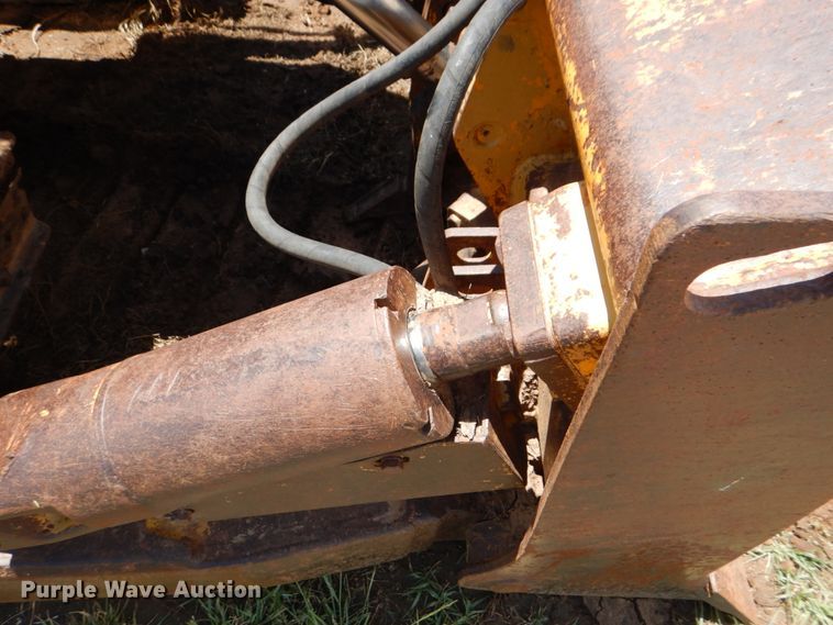 image for item DH7258 1981 John Deere 750E  dozer