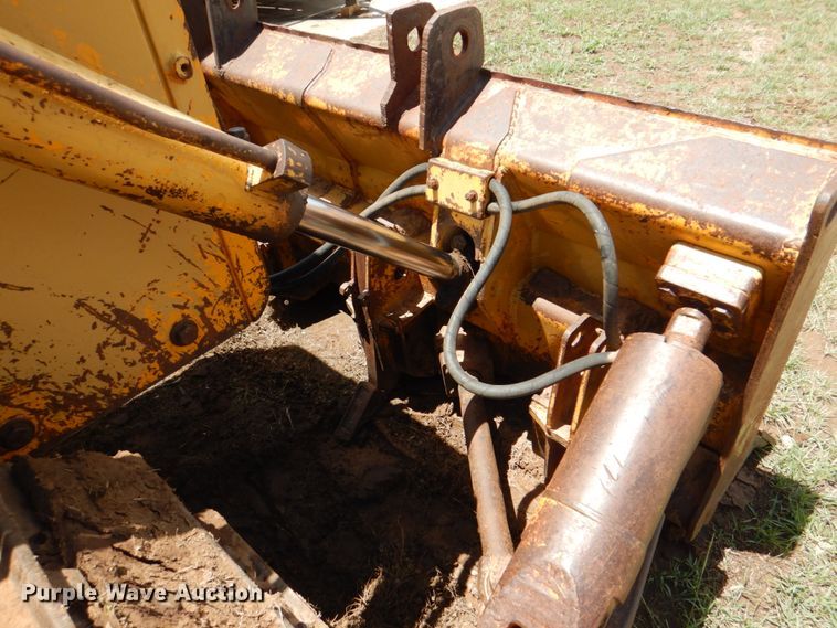 image for item DH7258 1981 John Deere 750E  dozer