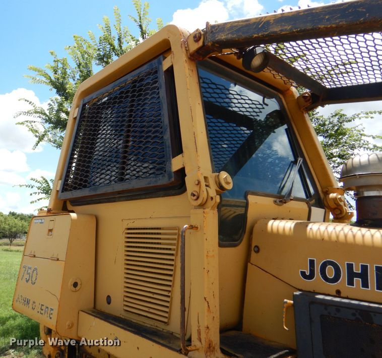 image for item DH7258 1981 John Deere 750E  dozer