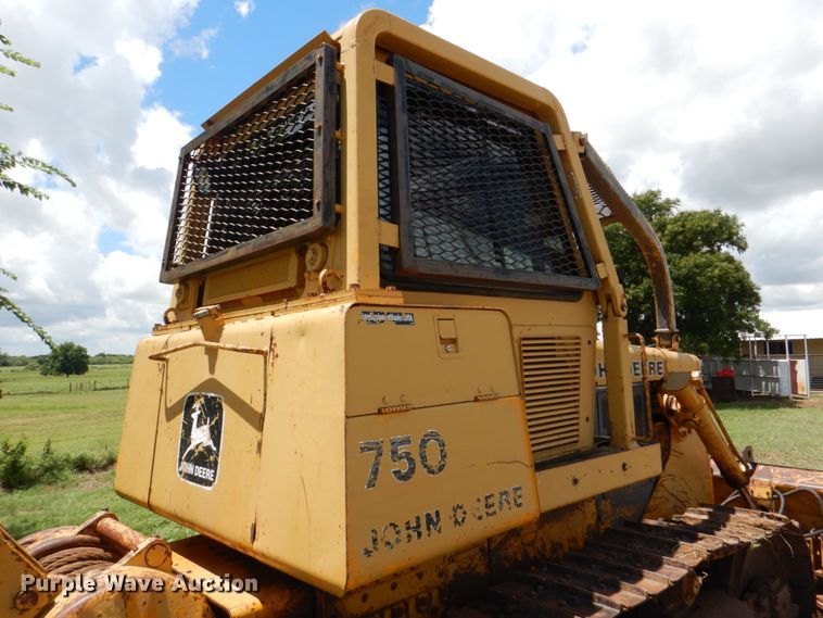 image for item DH7258 1981 John Deere 750E  dozer