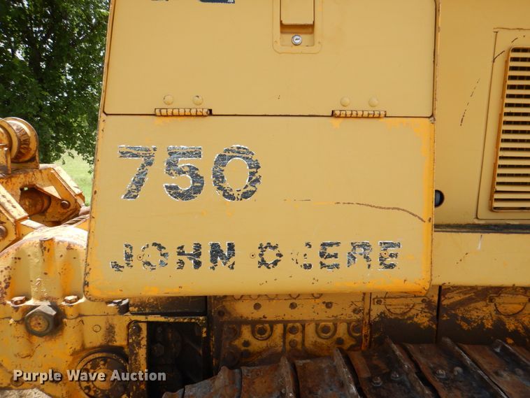 image for item DH7258 1981 John Deere 750E  dozer