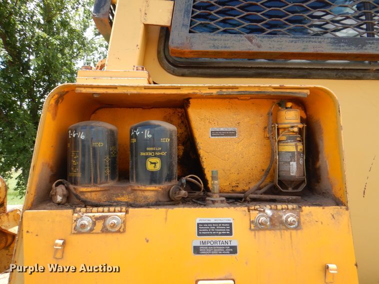 image for item DH7258 1981 John Deere 750E  dozer