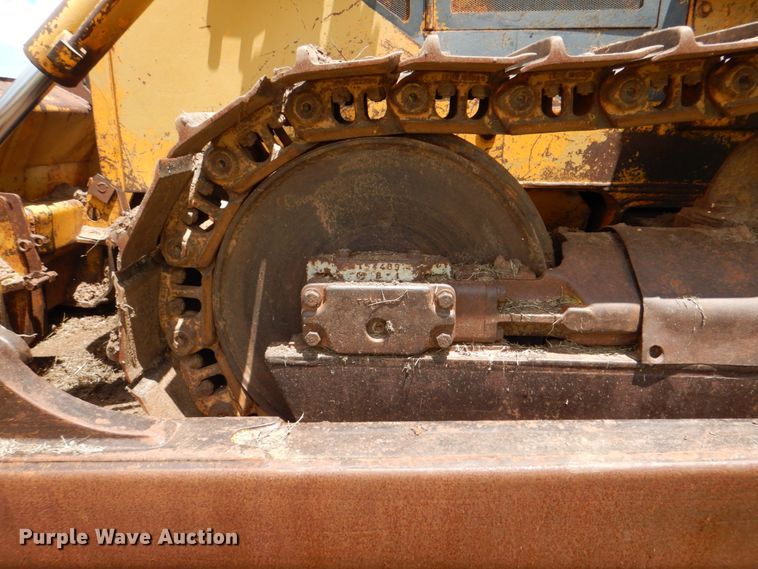 image for item DH7258 1981 John Deere 750E  dozer