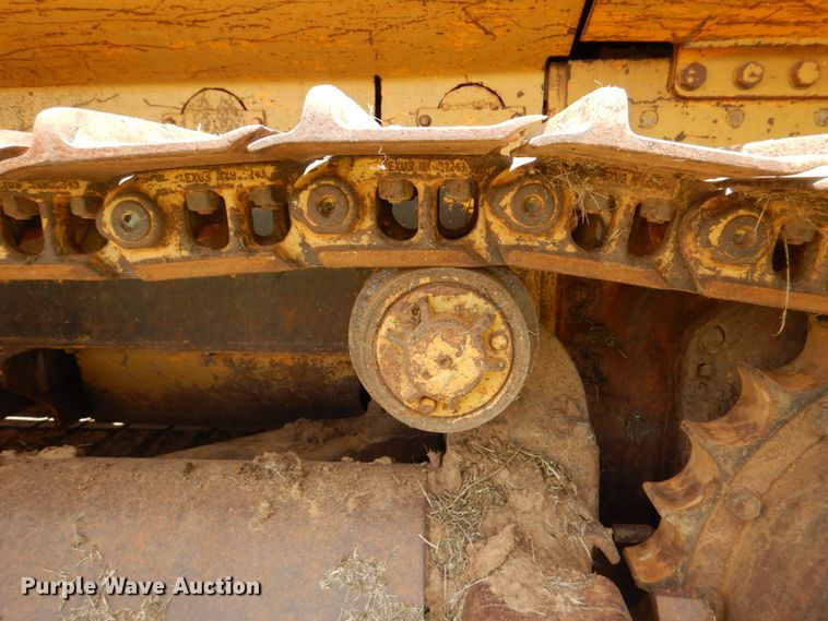 image for item DH7258 1981 John Deere 750E  dozer