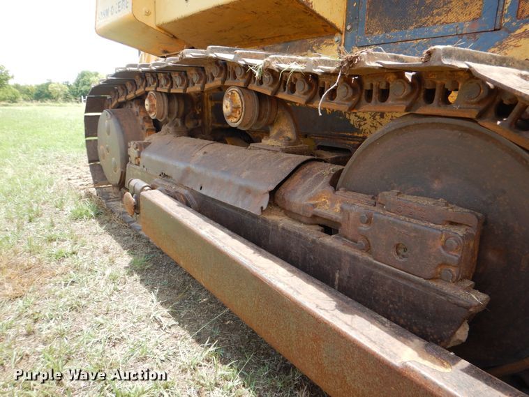 image for item DH7258 1981 John Deere 750E  dozer