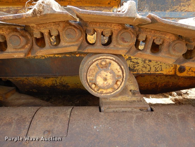 image for item DH7258 1981 John Deere 750E  dozer