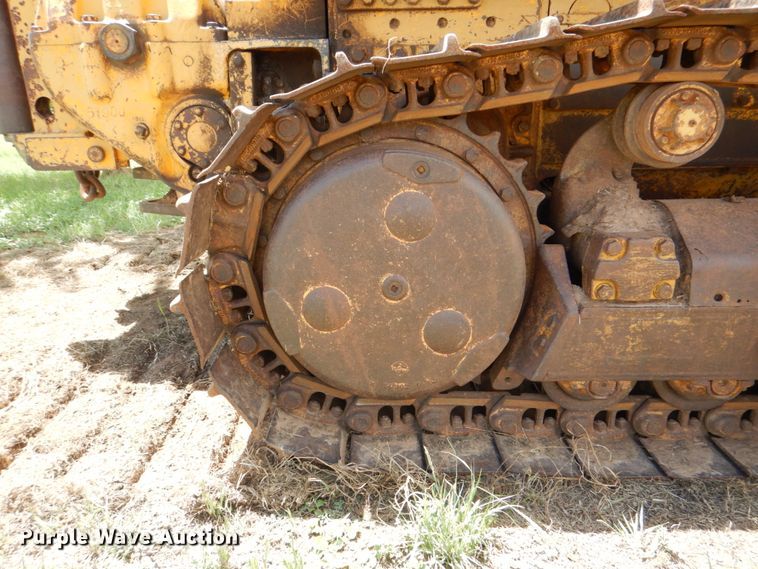 image for item DH7258 1981 John Deere 750E  dozer